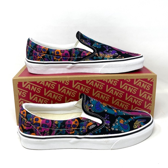 VANS Classic Slip On Low Top Black Multi Canvas Women Sneakers Size VN0A7Q5D0ZB - Picture 2 of 12